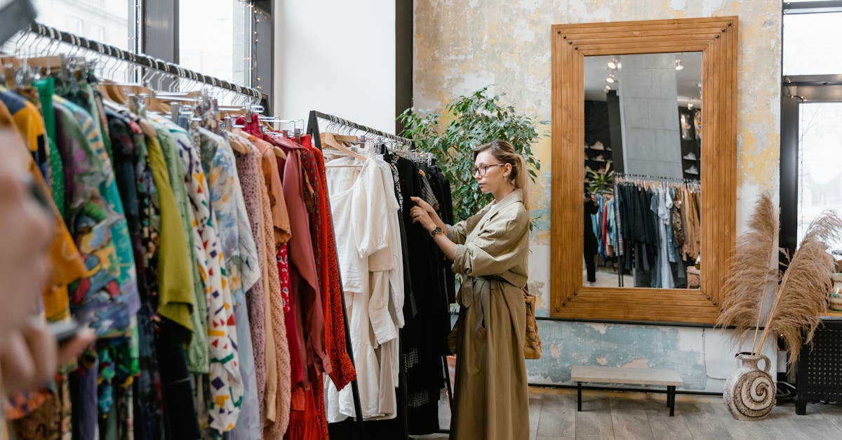 Round-up of DIY mirrored wardrobe projects