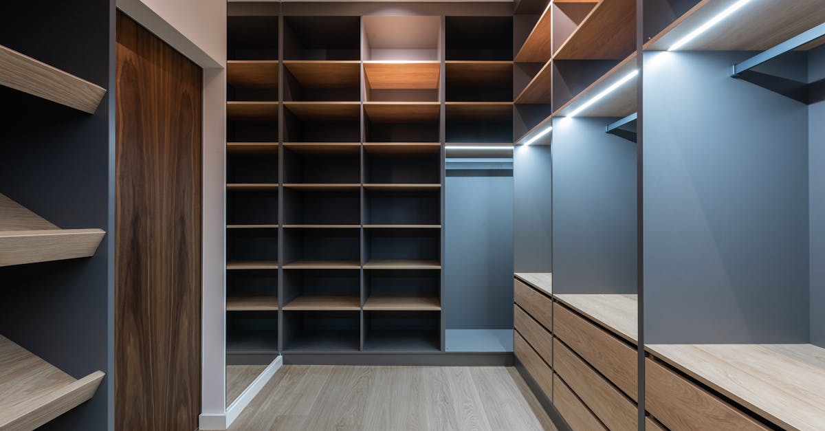 What styles of walk-in wardrobes are trending this year?