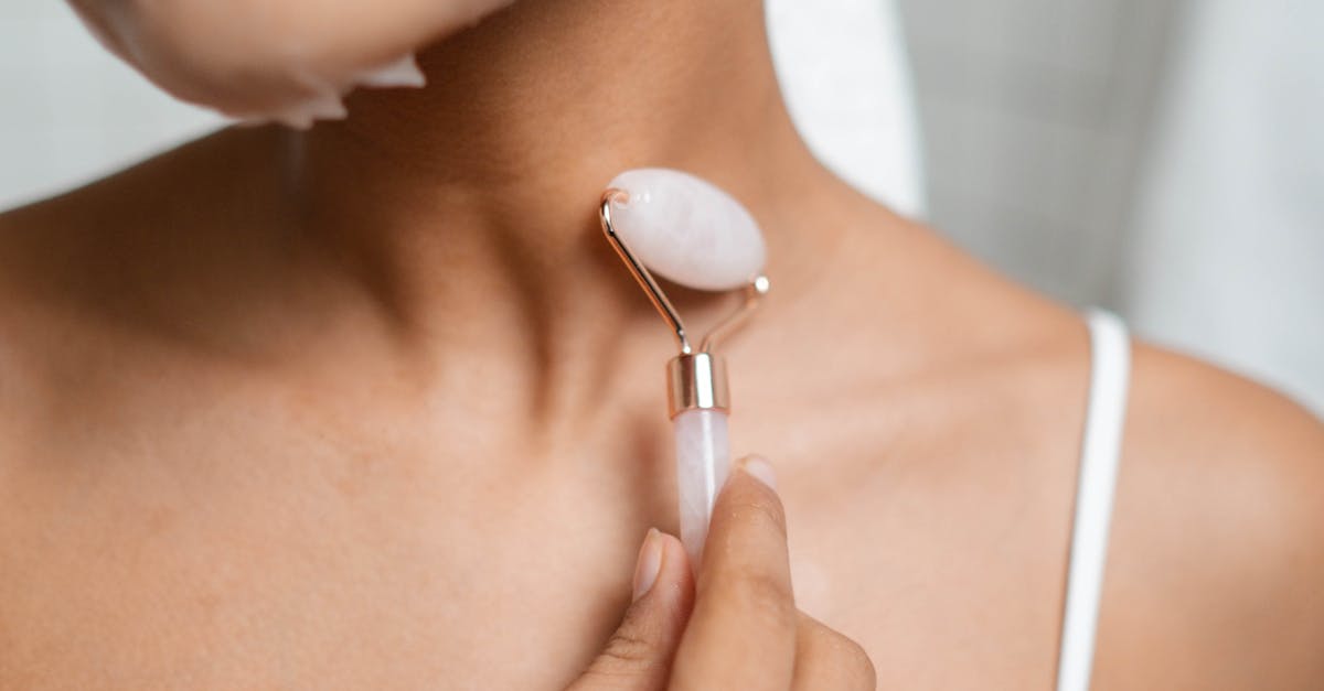 How to Create the Perfect Atmosphere for Couples Massage at Home