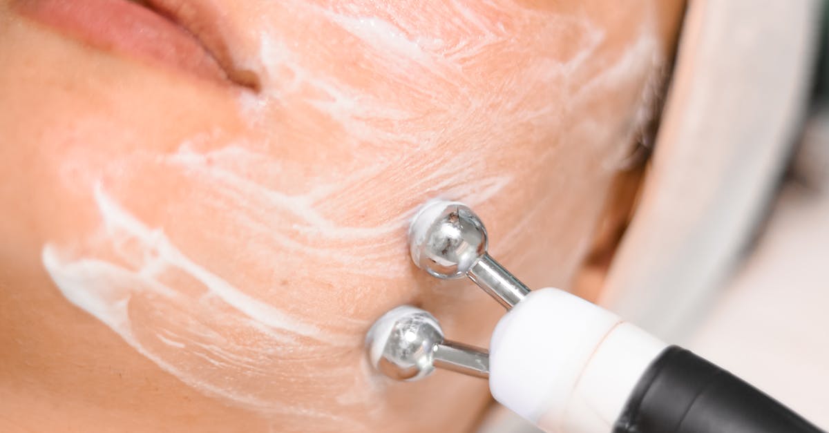 What to Expect from Your First Couples Massage in Lincoln