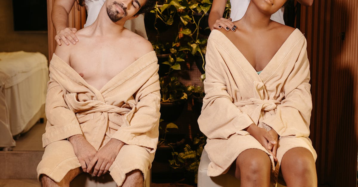 What to Expect from Your First Couples Massage in Little Rock