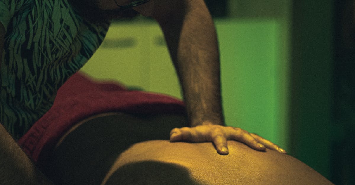What does a deep tissue full body massage include?