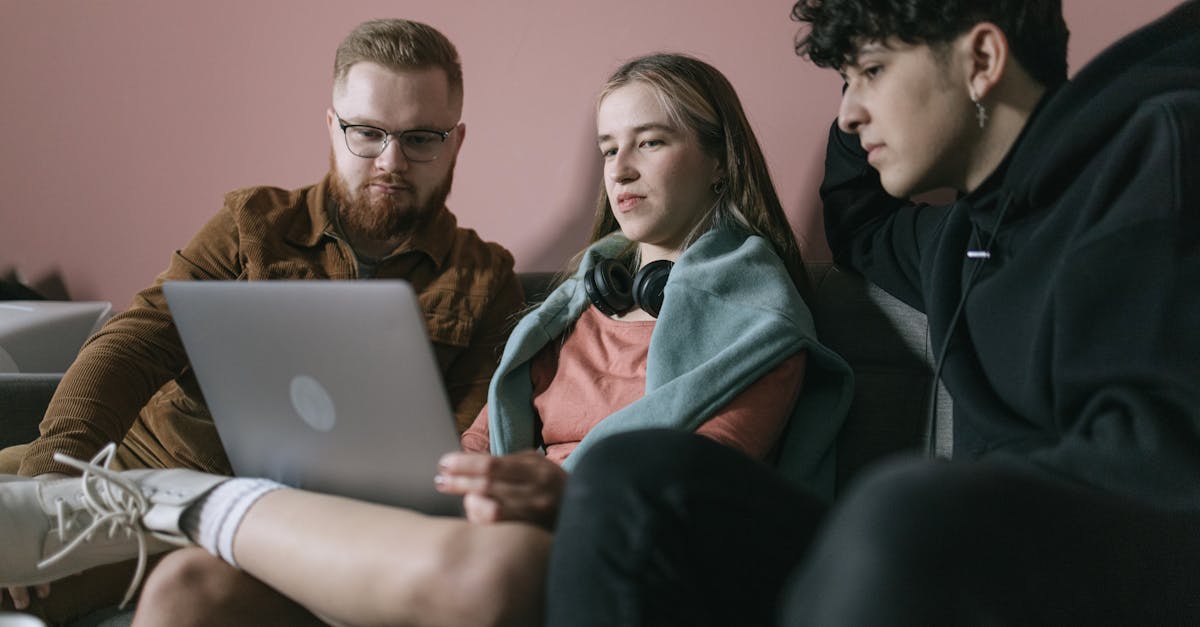 What does a content creator do in an agency?