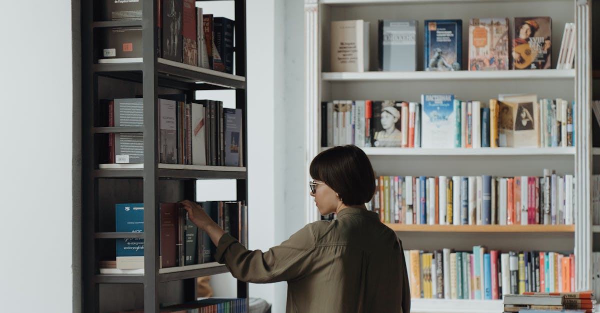 Customizing Floating Shelves to Match Your Decor