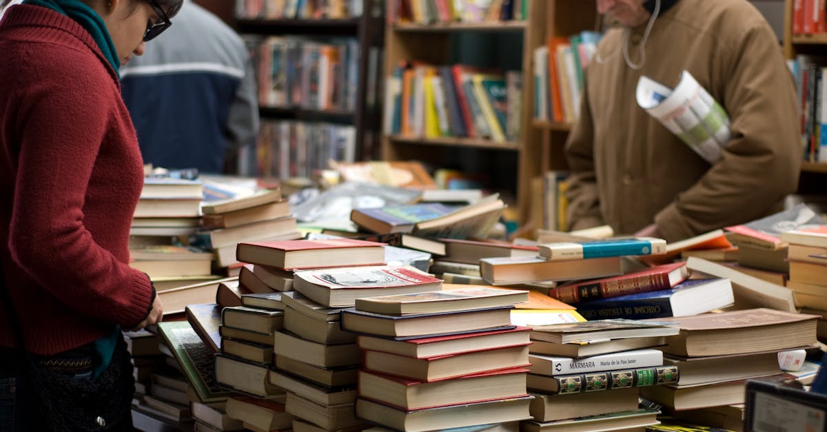 What are the disadvantages of bookshelves?